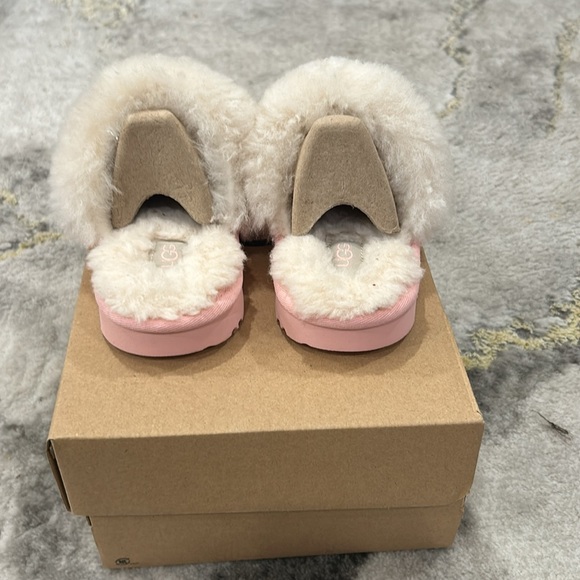 Girls UGG Cozy II Glitter Slipper - Picture 3 of 3